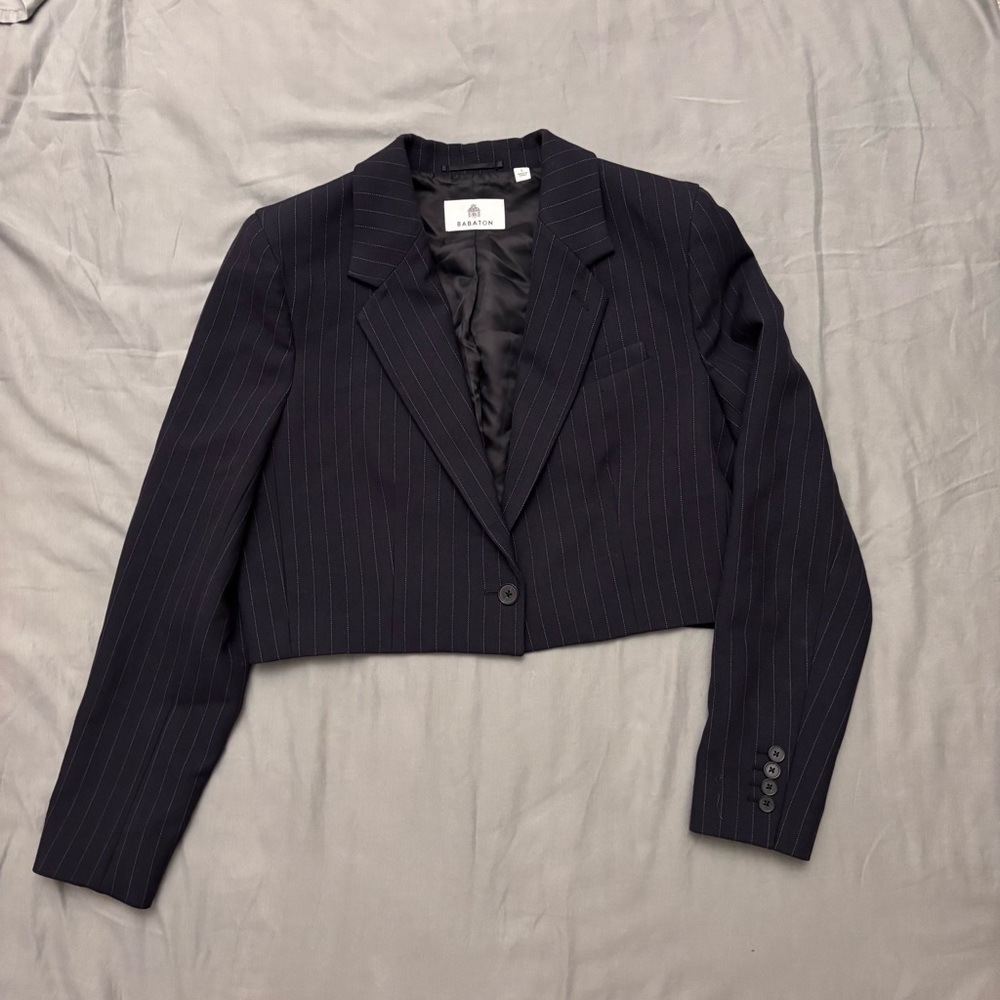 🖤 Aritzia Babaton Pinstripe Cropped Blazer – Size L – Black